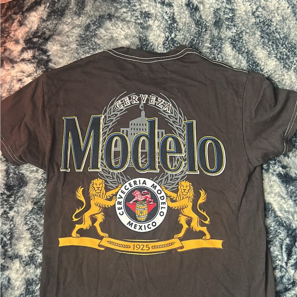 Modelo Black Short Sleeve Tee